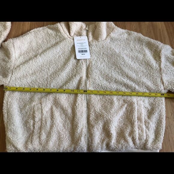 NWT FABLETICS Spencer Reversible Jacket - Picture 10 of 12